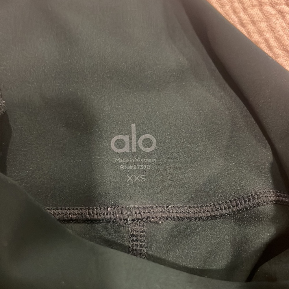 Alo Sequence Reflective Legging In Forest Green - image 6